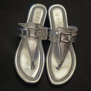 BRAND NEW UNISA METALLIC MULE THONG WOMEN'S SANDALD